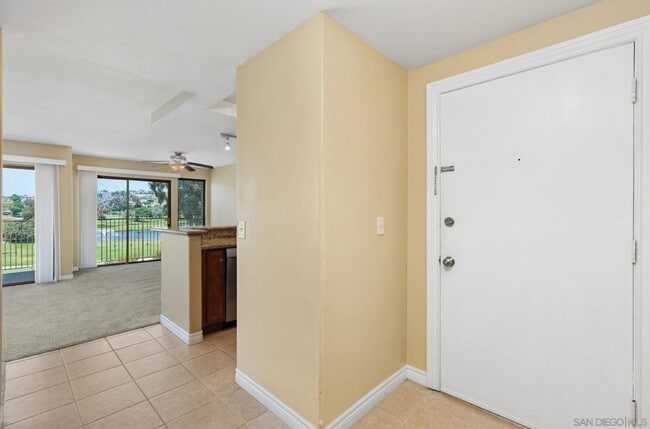 Building Photo - 2348 La Costa Ave