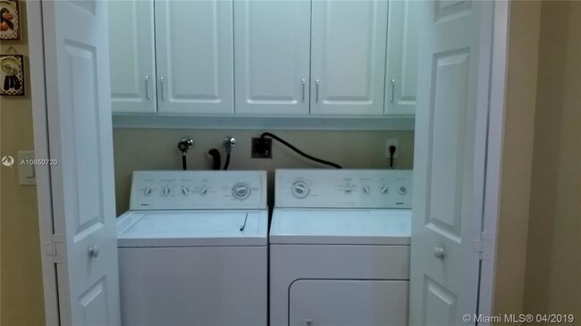 Foto del edificio - 7873 NW 164th St