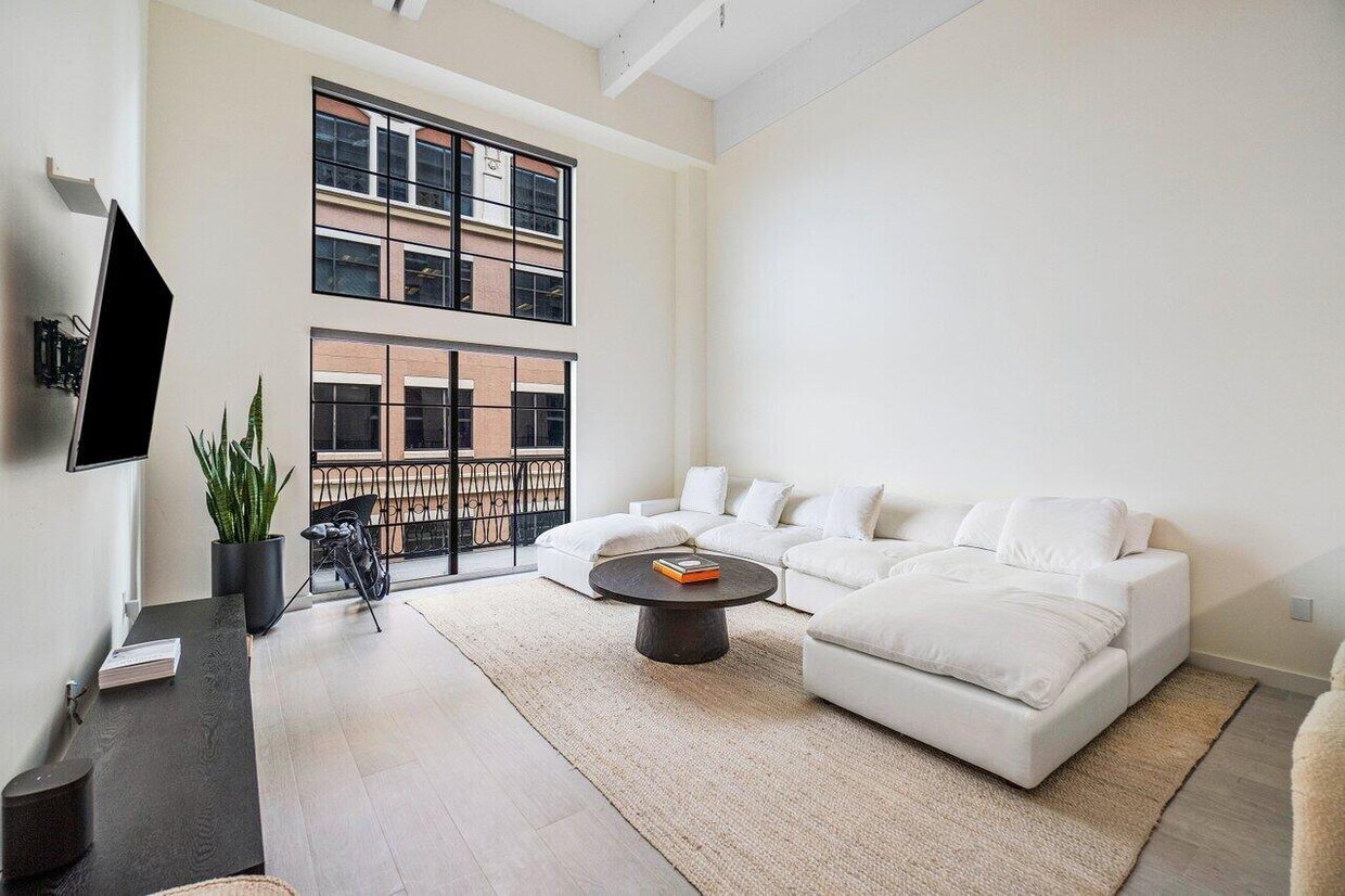 Foto principal - 101 N Clematis St