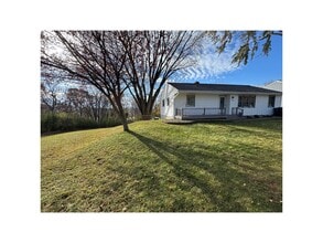 Building Photo - 3921 Sycamore Ave