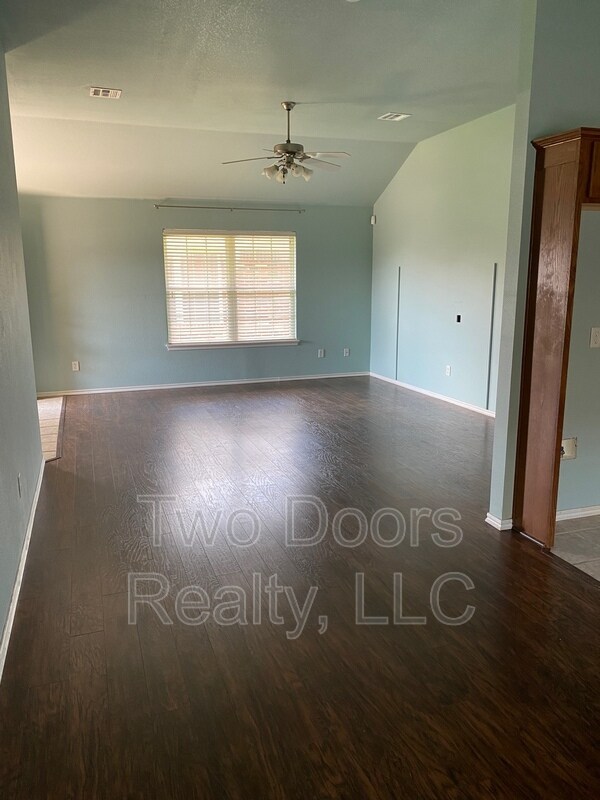 Building Photo - 3610 Ellis Ave