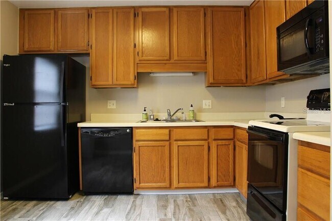Building Photo - 8209 Olympia Ct