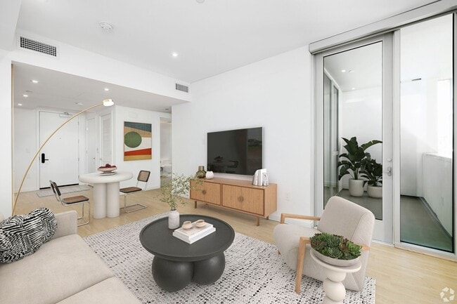 Interior Photo - 1550 Lincoln