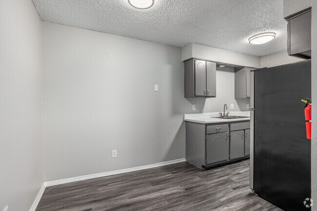1 habitación, 1 baño - 845 pies cuadrados - Comedor - Huntington Place Apartments