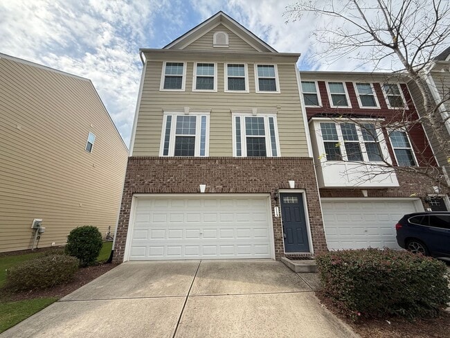 Stunning 3BD, 2.5BA End Unit Durham Townho... - Stunning 3BD, 2.5BA End Unit Durham Townho... Townhome