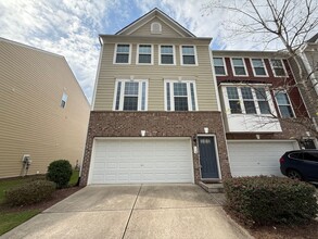 Building Photo - 113 Cross Country Way