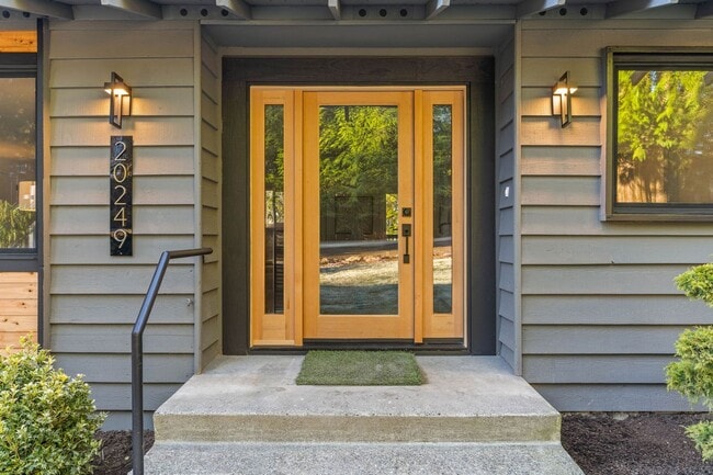 Building Photo - Luxury Executive Woodinville Retreat | Fully Renovated | Sauna | 1.84 Acres | Minutes to Microsof...