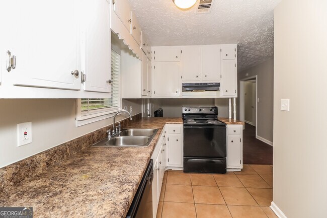 Foto del edificio - 3470 Valley Oaks Rd