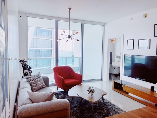 Foto del edificio - 900 Biscayne Blvd