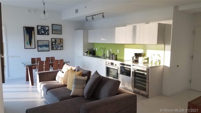 Foto del edificio - 501 NE 31st St