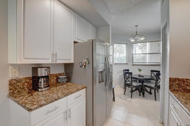 Building Photo - 26 Royal Palm Way