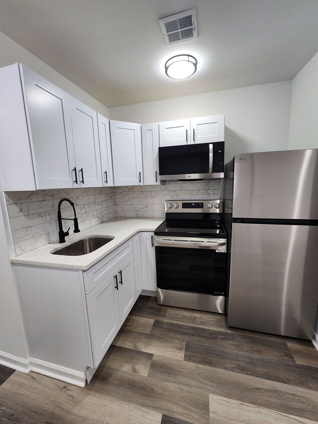 Foto principal - 5012 W Stiles St