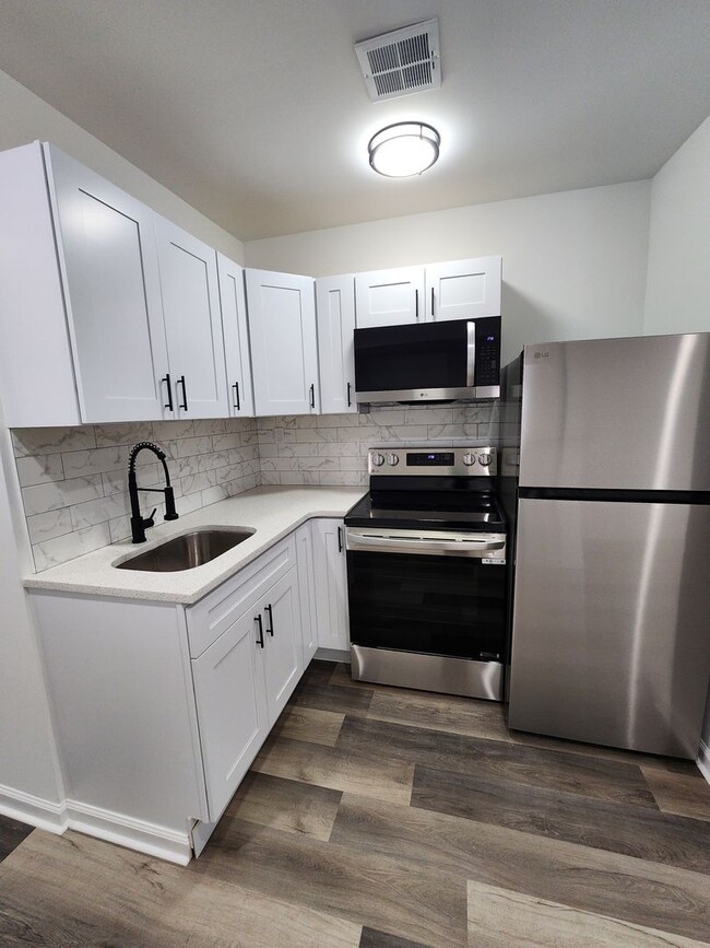 Photo - 5012 W Stiles St Apartment