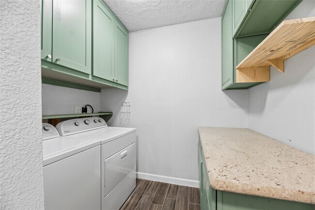 Foto del edificio - 4513 W 43rd St