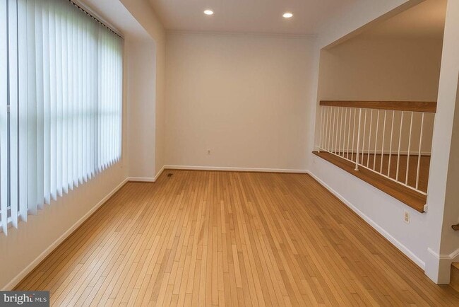 Building Photo - 5105 King Charles Way