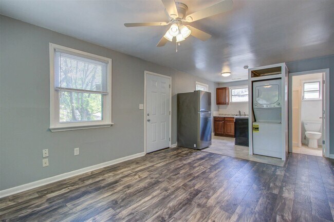 Building Photo - 1833 Orangeburg Street Apt #B, North Charl...