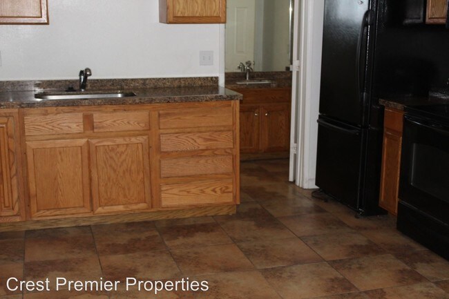 Building Photo - 1735 E Sheridan St