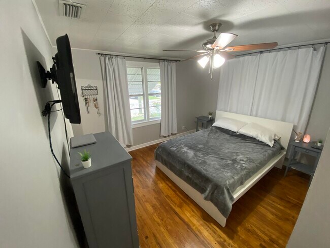 Foto del edificio - 712 Briggs St