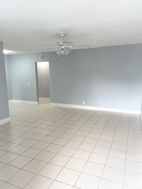 Building Photo - 626 SW 14th Ave