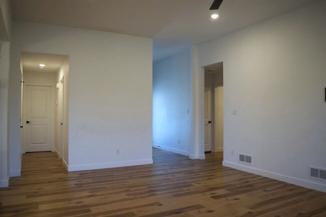 Foto del edificio - Modern 3 Bed 2 Bath House in Willow Falls!