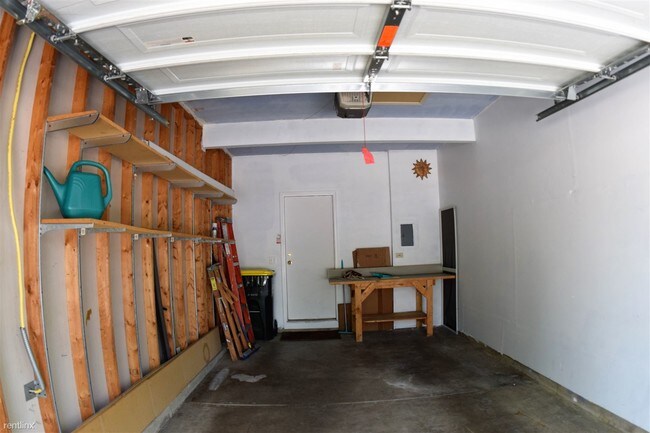 Building Photo - 2 br, 1.5 bath Townhome - North Star Condos