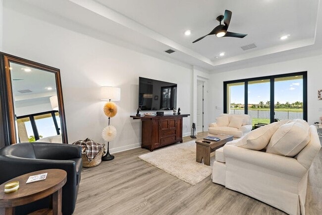 Building Photo - 15883 Key Biscayne Ln
