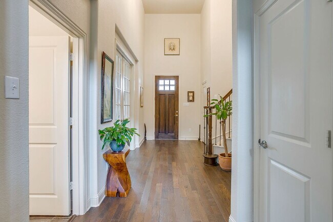 Foto del edificio - Spacious 5-Bedroom Home In Beautiful Burleson!
