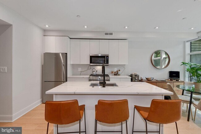 Foto del edificio - 1795 Lanier Pl NW