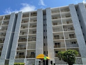 Building Photo - 1340 Lincoln Rd