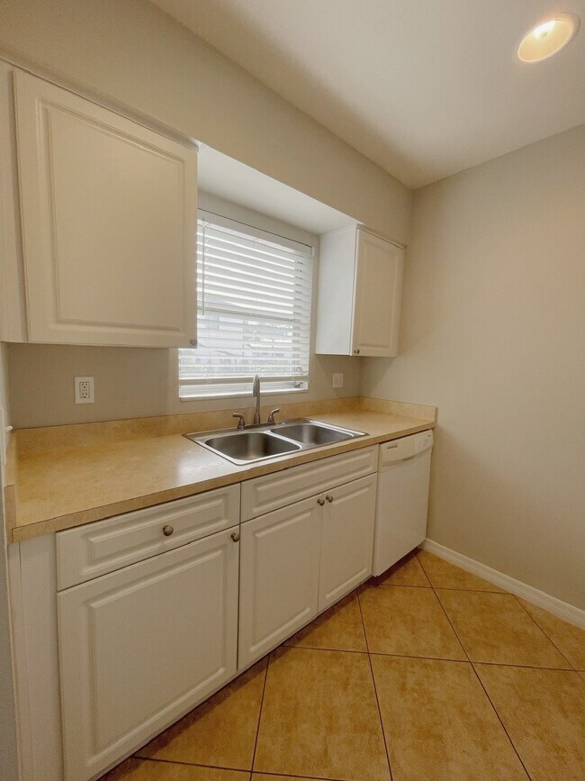 20 Davis Blvd - Perfect for TGH Employees - Davis Islands Apartments