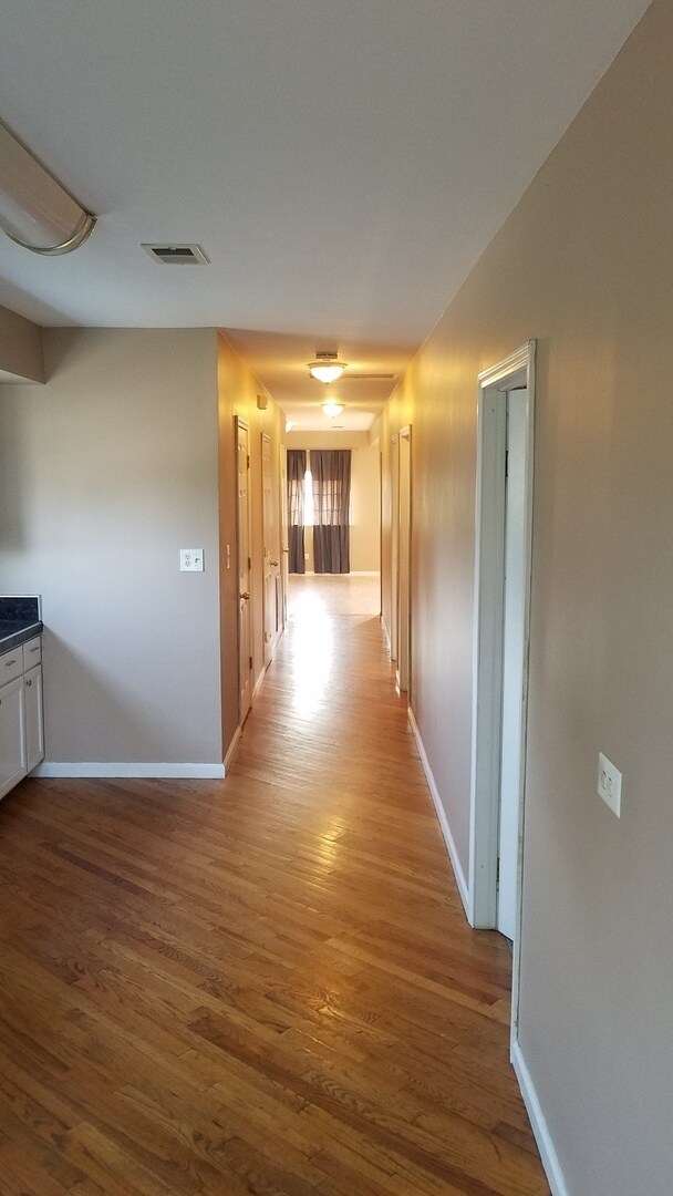 Foto del edificio - 14802 Cooper Ave