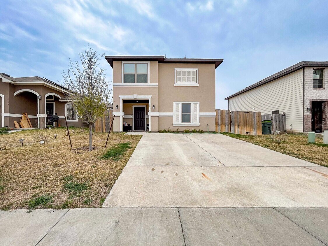 Primary Photo - 2037 Port Louisiana Dr