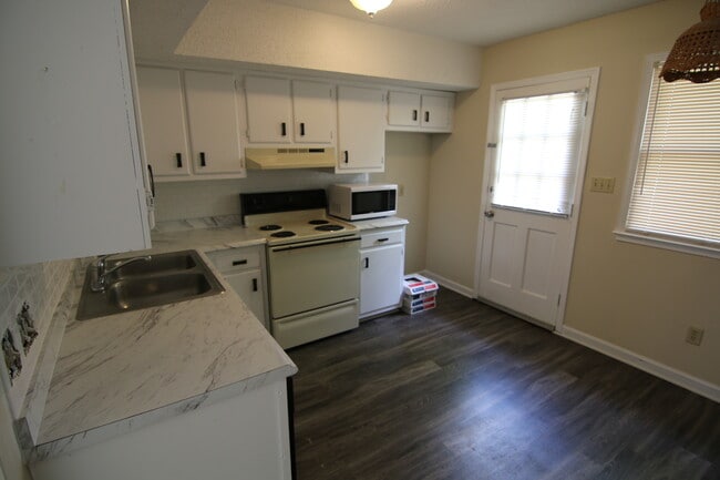 Kitchen - Fridge included - 609 Smithdale Dr