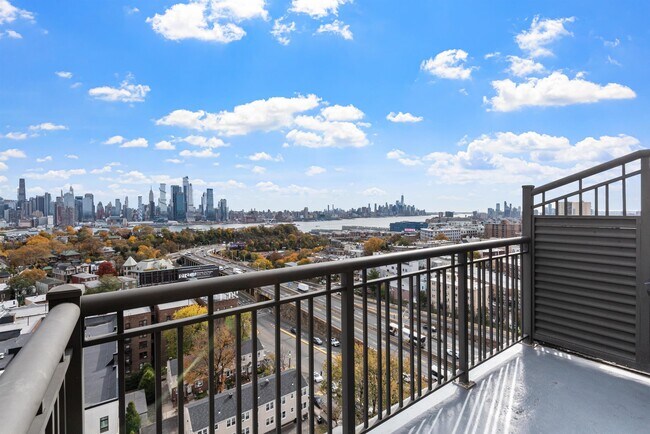 Foto del edificio - 3312 Hudson Ave