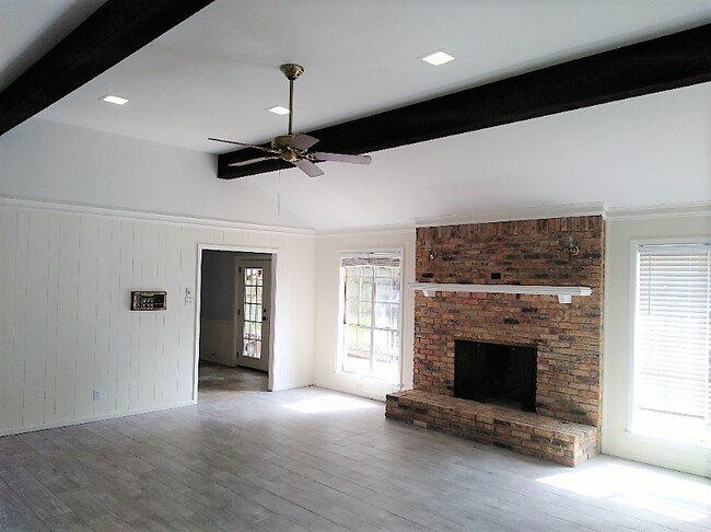Building Photo - 714 Elmridge Dr