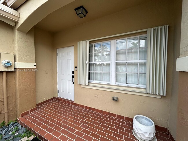 Building Photo - 15852 SW 68th Terrace