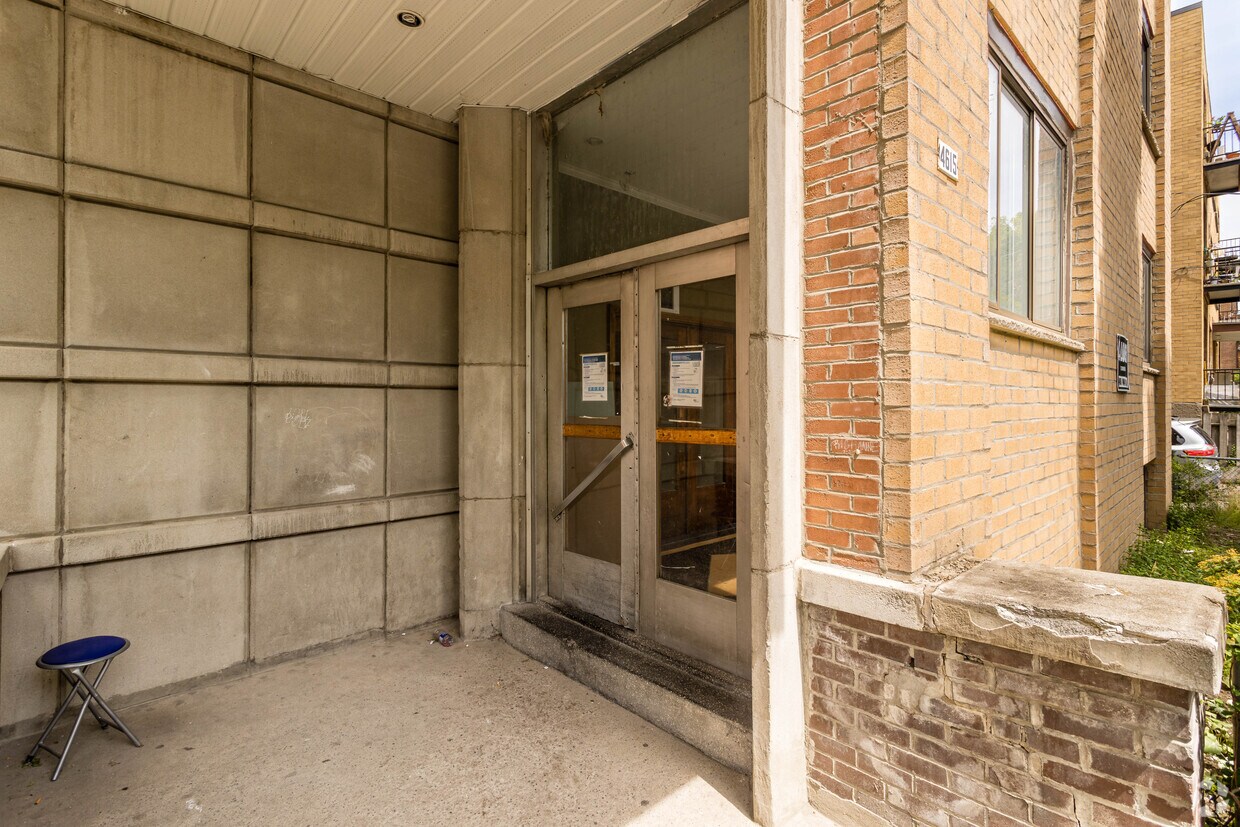 Building Photo - 4615 Av Plamondon