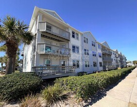 Building Photo - 1412 1st St N