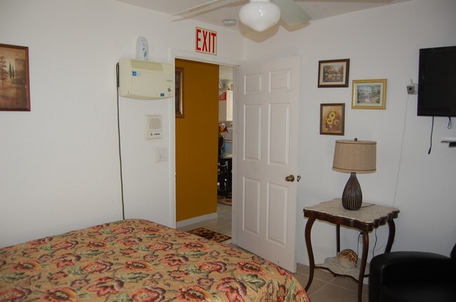 Foto del edificio - 876 Kennwood Ter NW