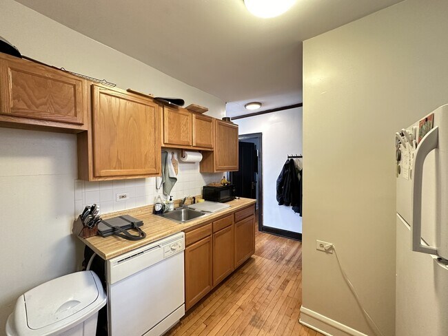 Foto del edificio - 1417 W Hutchinson St