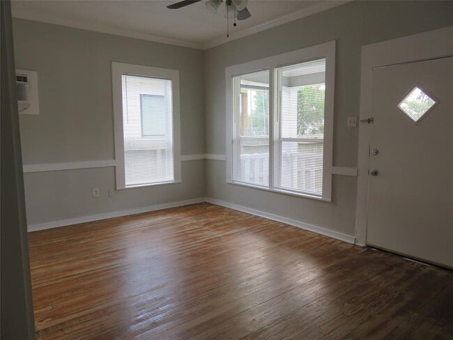 Building Photo - 701 Dumble St