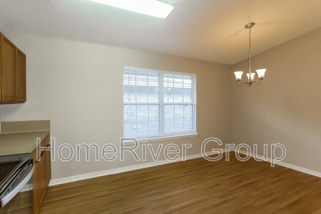 Foto del edificio - 6307 Ironside Dr S