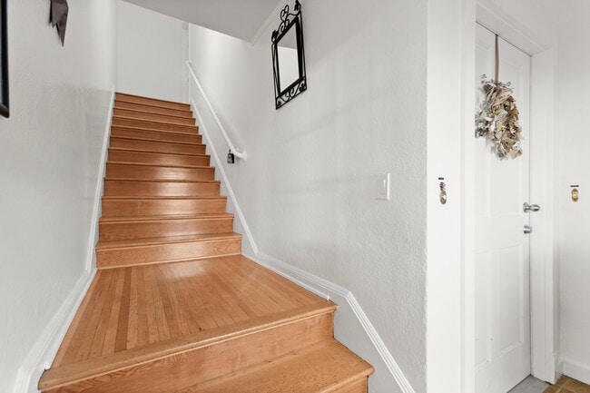 Building Photo - 518 N Genesee Ave