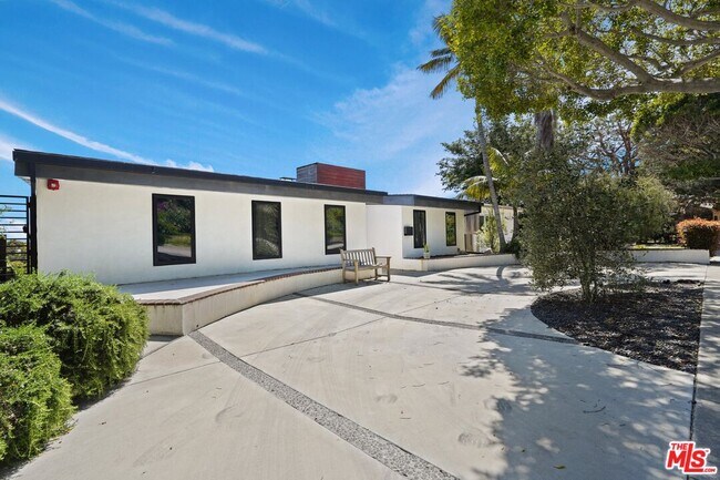 Foto del edificio - 1812 Navy St