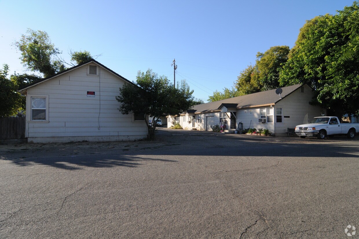 1334013350 E Church St, Lockeford, CA 95237 Apartments in Lockeford