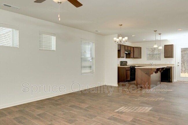 Building Photo - 550 Freeport Ct