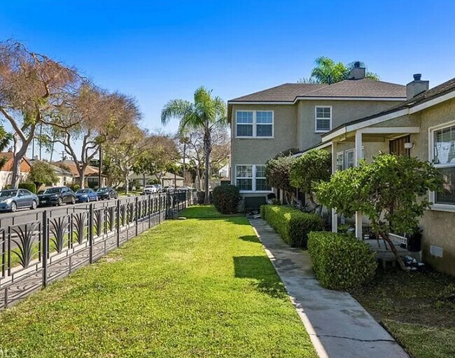 Building Photo - 15702 Halldale Ave