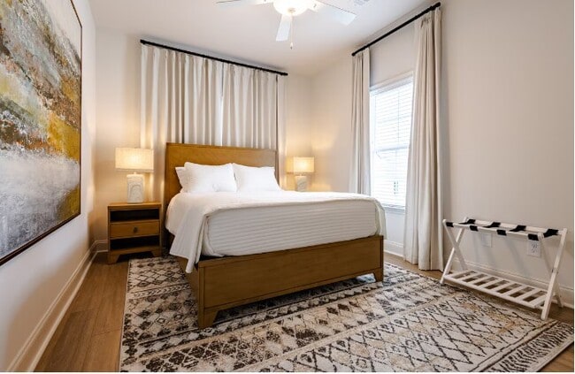 Photo - 406 N Donahue Dr Apartments