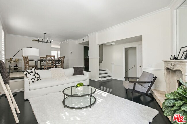 Building Photo - 1578 Palisades Dr