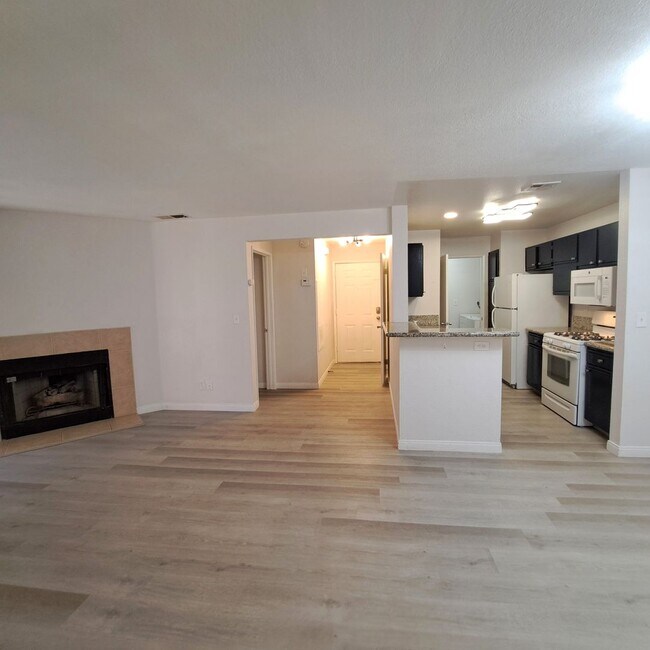 Building Photo - Spacious, Stylish Living in a Guard-Gated West Las Vegas Community in The Lakes with Resort-Style...